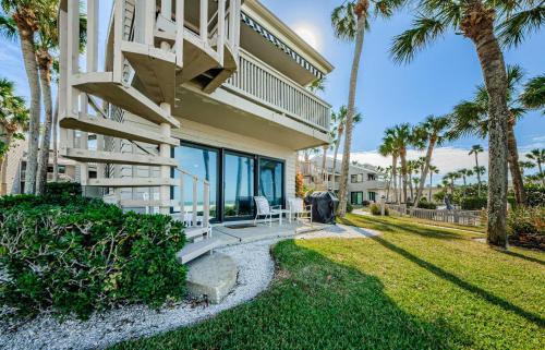 Beachfront Aldea 11 in Belleair Beach (Florida) Beachfront Aldea 11 in Belleair Beach (Florida)