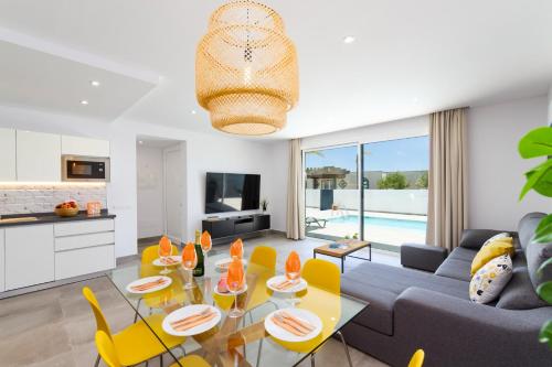 Faciliteiten, Villa Delmeza by Villa Plus in Costa Calero Faciliteiten, Villa Delmeza by Villa Plus in Costa Calero