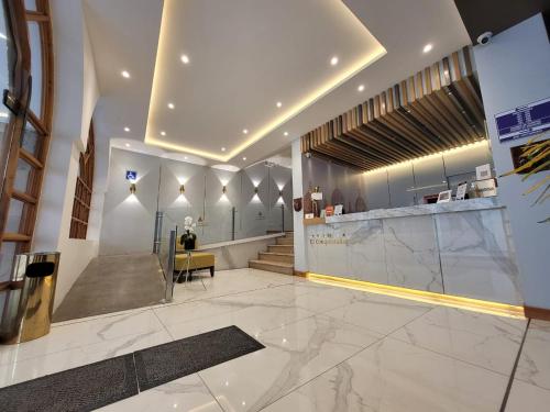 Фойє, Hotel El Conquistador in Куенка Фойє, Hotel El Conquistador in Куенка
