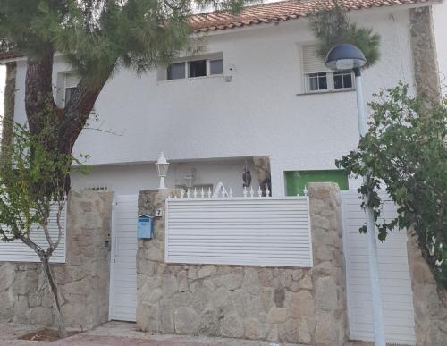 A szálláshely kívülről, Casa Pinares in Mostoles A szálláshely kívülről, Casa Pinares in Mostoles