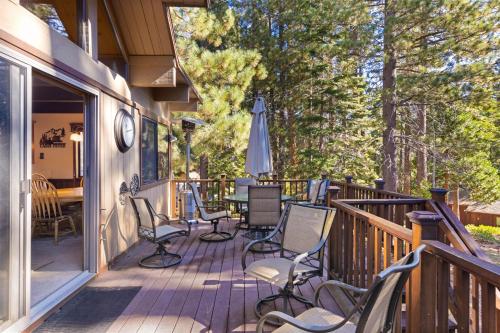 Nightingale Retreat by Tahoe Getaways - 3BR, Close to Tahoe City, Walk to Bike Path & Private Beach in Tahoe City (CA) Nightingale Retreat by Tahoe Getaways - 3BR, Close to Tahoe City, Walk to Bike Path & Private Beach in Tahoe City (CA)