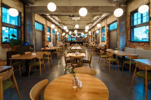 Restoran, Hotel ARCHE Fabryka Samolotów w Mielnie (Hotel ARCHE Fabryka Samolotow w Mielnie) in Mielno Restoran, Hotel ARCHE Fabryka Samolotów w Mielnie (Hotel ARCHE Fabryka Samolotow w Mielnie) in Mielno