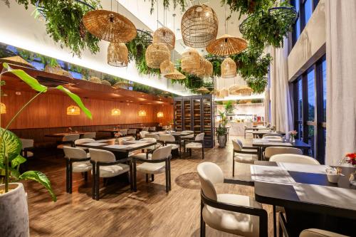 Restaurant, Tri Hotel Premium Itapema in Andorinha Restaurant, Tri Hotel Premium Itapema in Andorinha