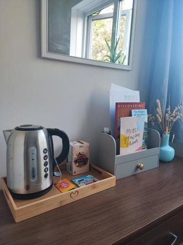 Modern Shared Home for Young Adults 10 min to City Centre in Smethwick Modern Shared Home for Young Adults 10 min to City Centre in Smethwick