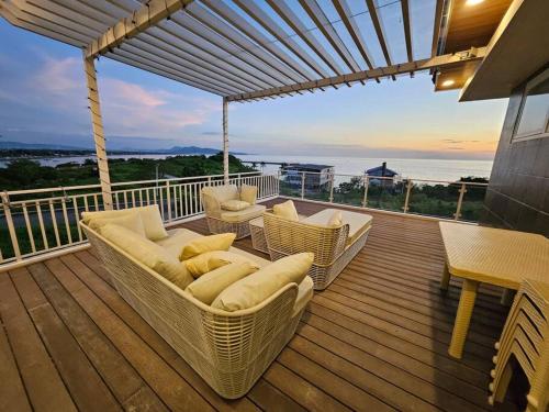Balcony/terrace, Villa Pacifica in Natipuan Balcony/terrace, Villa Pacifica in Natipuan