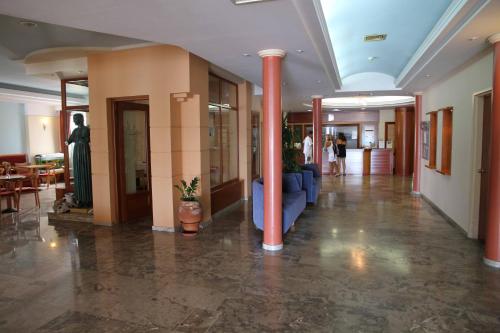 ล็อบบี้, โรงแรมแอสตรอน (Astron Hotel) in เกาะเคโอส ล็อบบี้, โรงแรมแอสตรอน (Astron Hotel) in เกาะเคโอส