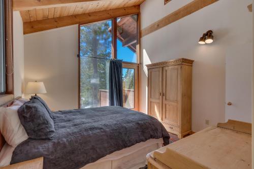 Base Camp- Hot Tub, Large Deck, Wood Fireplace, Short Drive to Ski Resorts! in Tahoe City (CA) Base Camp- Hot Tub, Large Deck, Wood Fireplace, Short Drive to Ski Resorts! in Tahoe City (CA)