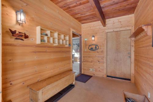 Base Camp- Hot Tub, Large Deck, Wood Fireplace, Short Drive to Ski Resorts! in Tahoe City (CA) Base Camp- Hot Tub, Large Deck, Wood Fireplace, Short Drive to Ski Resorts! in Tahoe City (CA)