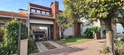 A szálláshely kívülről, Casa 5 personas. Calle principal Cañuelas (Casa 5 personas. Calle principal Canuelas) in Canuelas A szálláshely kívülről, Casa 5 personas. Calle principal Cañuelas (Casa 5 personas. Calle principal Canuelas) in Canuelas