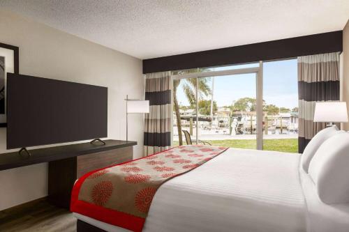 Ramada by Wyndham Sarasota Waterfront in Sarasota (FL) Ramada by Wyndham Sarasota Waterfront in Sarasota (FL)