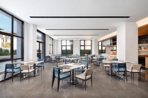 Étterem, Fairfield by Marriott Yangzhou Slender West Lake in Hanjiang Étterem, Fairfield by Marriott Yangzhou Slender West Lake in Hanjiang