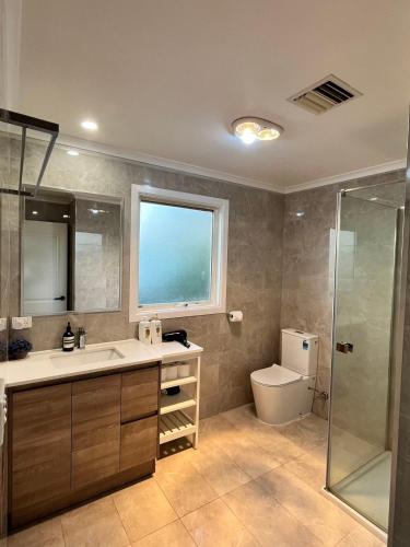 Bathroom, Melbourne Balwyn north three bedroom house in Balwyn North Bathroom, Melbourne Balwyn north three bedroom house in Balwyn North