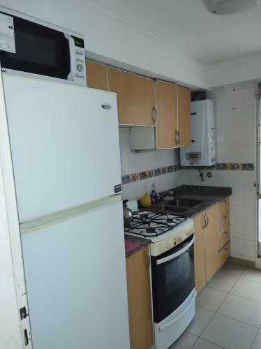 Kitchen, Centrico y amplio apartamento a pasos del metro in Villa Ortuzar Kitchen, Centrico y amplio apartamento a pasos del metro in Villa Ortuzar