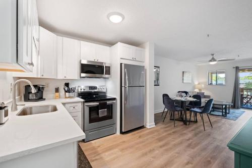 Peaceful Treetop Condo - 2br/2ba in Hilton Head Island (SC) Peaceful Treetop Condo - 2br/2ba in Hilton Head Island (SC)