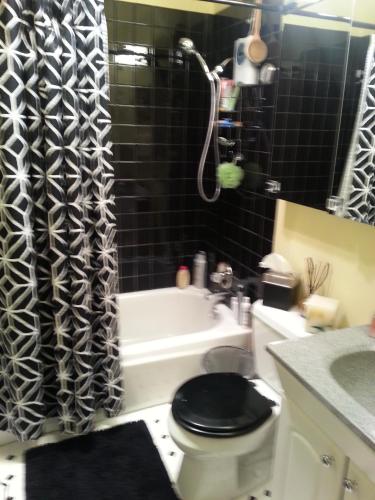 Centrally located; Walk anywhere! in Haight Ashbury Centrally located; Walk anywhere! in Haight Ashbury