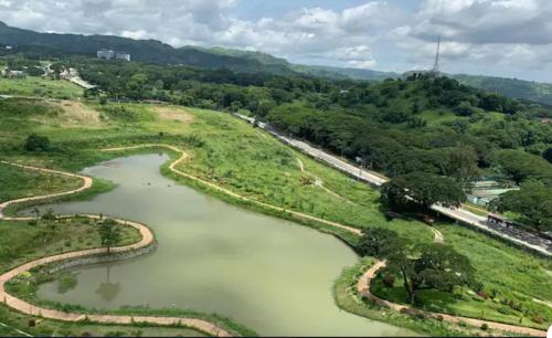 Spacious Luxury Condo w/ kitchen beside Hilton Clark D’Heights in Clark Freeport Zone Spacious Luxury Condo w/ kitchen beside Hilton Clark D’Heights in Clark Freeport Zone