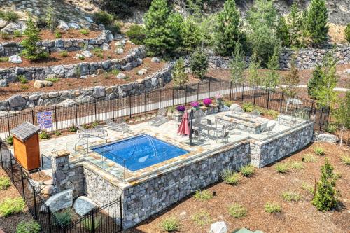 Appreciate this exclusive private penthouse located on Lake Tahoe in Crystal Bay Appreciate this exclusive private penthouse located on Lake Tahoe in Crystal Bay