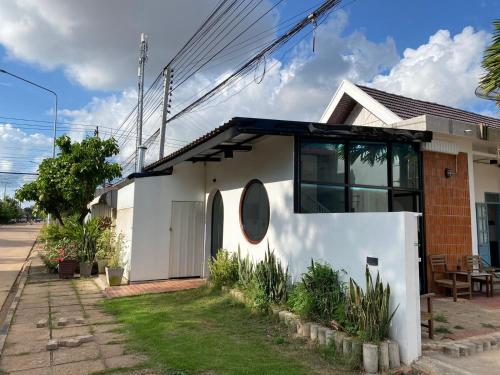 Nhà hàng, B2 Hotel Savannakhet in Savannakhet Nhà hàng, B2 Hotel Savannakhet in Savannakhet