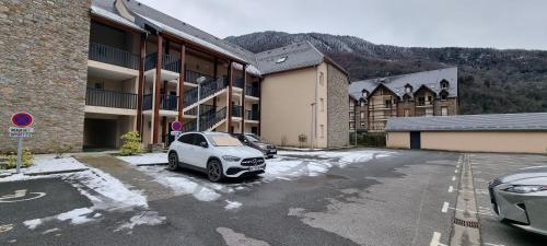 Luchon superbe appartement 8 places 80m2 vue montagne 180 in Saint Mamet Luchon superbe appartement 8 places 80m2 vue montagne 180 in Saint Mamet