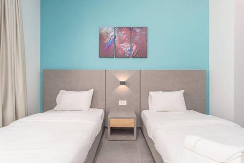 Grey 205, Modern 2 Bedroom Apartment in Awkar in 주크 엘 카라브 Grey 205, Modern 2 Bedroom Apartment in Awkar in 주크 엘 카라브