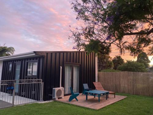 Modern Studio near Clive River in ไคลฟ์ Modern Studio near Clive River in ไคลฟ์