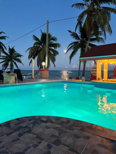 Ristorante, Tropical Paradise in Caye Caulker Ristorante, Tropical Paradise in Caye Caulker