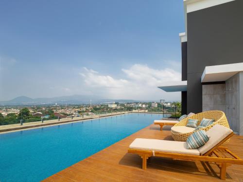 Swimming pool, Luminor Hotel Padjadjaran Bogor by WH near Mount Bunder Swimming pool, Luminor Hotel Padjadjaran Bogor by WH near Mount Bunder