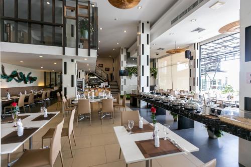 Étterem, Grand Ratchapruek Hotel in Pakkred Étterem, Grand Ratchapruek Hotel in Pakkred