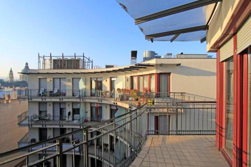 King's Court Apartments – City centre -free garage