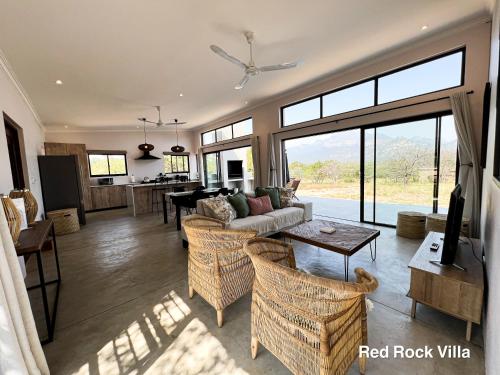 Widok, 24 Degrees Self Catering in Hoedspruit Widok, 24 Degrees Self Catering in Hoedspruit