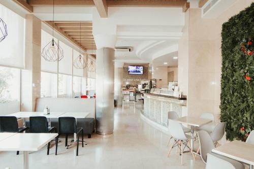 مطعم, Hotel Avenida de Espana in فوينلابرادا مطعم, Hotel Avenida de Espana in فوينلابرادا