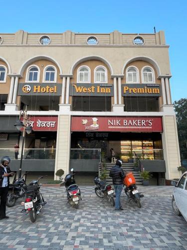 Hotel West Inn Premium in Kharar Hotel West Inn Premium in Kharar
