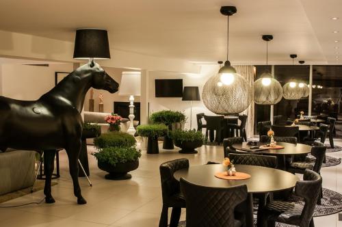 Comoditats, Clouds Wine and Guest Estate in Stellenbosch Comoditats, Clouds Wine and Guest Estate in Stellenbosch