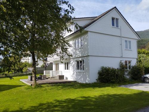 A szálláshely kívülről, Førde sentrum - Lindbøen Gjesterom in Forde A szálláshely kívülről, Førde sentrum - Lindbøen Gjesterom in Forde