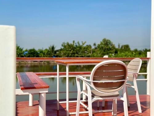 Balcony/terrace, The Nack Resort & Pool Villa บางบัวทอง in Bang Bua Thong Balcony/terrace, The Nack Resort & Pool Villa บางบัวทอง in Bang Bua Thong