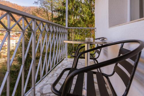 Erkély/terasz, Hotel Aurora in Baile Olanesti Erkély/terasz, Hotel Aurora in Baile Olanesti