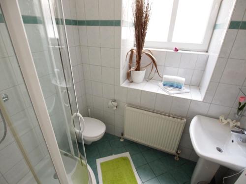 This photo about Hotel Pension De Lux shared on HyHotel.com