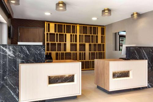 Előcsarnok, La Quinta Inn by Wyndham Columbia NE/Fort Jackson in Columbia (Dél-Karolina) Előcsarnok, La Quinta Inn by Wyndham Columbia NE/Fort Jackson in Columbia (Dél-Karolina)