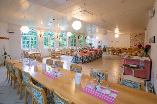 Étterem, Hotel Dolgesheim in Dolgesheim Étterem, Hotel Dolgesheim in Dolgesheim