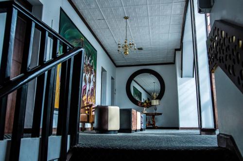 Hotel Cuenca in Куенка Hotel Cuenca in Куенка