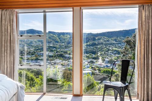Eclectic Luxurious 70s Mansion in Tawa Eclectic Luxurious 70s Mansion in Tawa