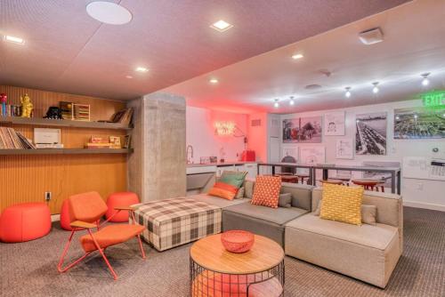 المرافق, Industrial 1BR nr MIT w Gym Doorman Roof BOS-37 in Mit المرافق, Industrial 1BR nr MIT w Gym Doorman Roof BOS-37 in Mit