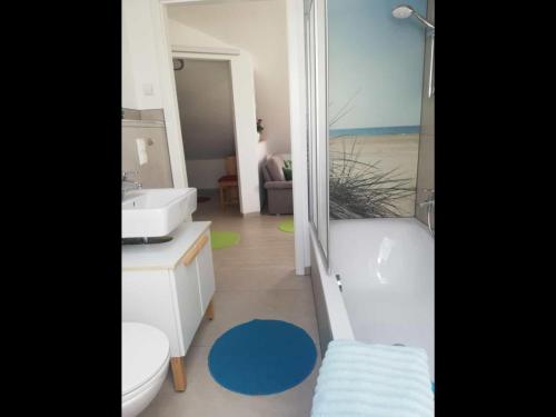 Bathroom, NEU Modernes Appartment Lara in Bad Neustadt an der Saale Bathroom, NEU Modernes Appartment Lara in Bad Neustadt an der Saale