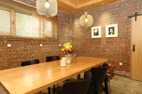 Restaurant, Beijing MutianyuGreat Wall Let'sgo Hotel&Bar in Huairou District Restaurant, Beijing MutianyuGreat Wall Let'sgo Hotel&Bar in Huairou District