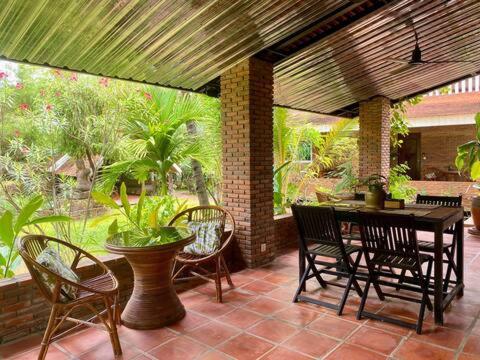 Cozy Paradise near Phnom Sampeou Cozy Paradise near Phnom Sampeou