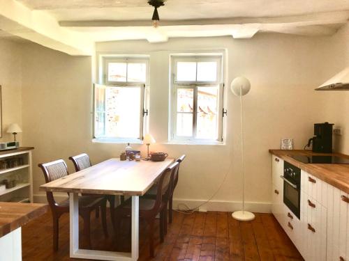 Cocina, Ferien im Alten Pfarrhaus in Stadtallendorf Cocina, Ferien im Alten Pfarrhaus in Stadtallendorf