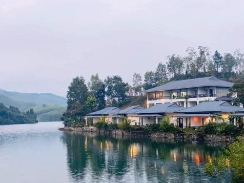Phong Nha Lake House Resort in Phong Nha Phong Nha Lake House Resort in Phong Nha