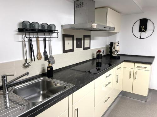 keuken, Stilvolles Designappartment mit Terasse & Garten im idylischem Bindlach in Bindlach keuken, Stilvolles Designappartment mit Terasse & Garten im idylischem Bindlach in Bindlach