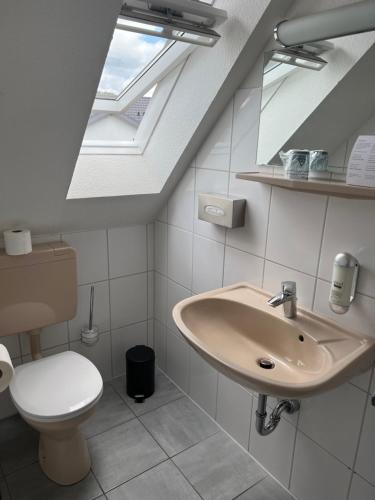 Bathroom, Schroders Gastehaus in Langstedt Bathroom, Schroders Gastehaus in Langstedt