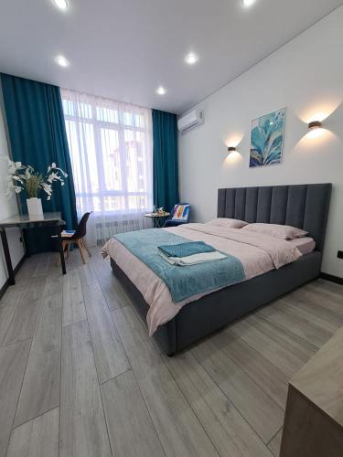 Warm room with shared bathroom and kitchen near Mega Park